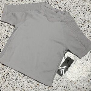 NWT Kyodan Moisture Wicking Gray Short Sleeve Athletic Top seamless large
